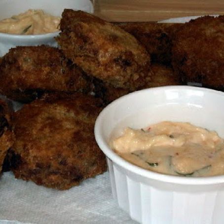 Coconut Crab Cakes with Coconut Basil Mayonnaise