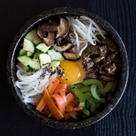Mixed Rice w/Vegetables and Beef (Bibimbap)