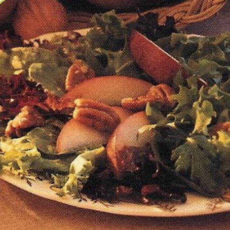 Pear and Candied Pecan Salad