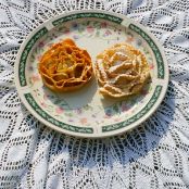 Caragnoli (Rose wheels Christmas fritters)