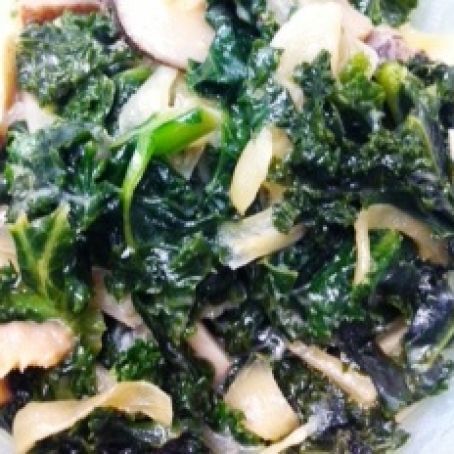 Kale with spicy coconut sauce