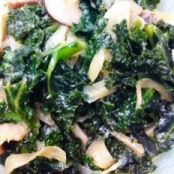 Kale with spicy coconut sauce