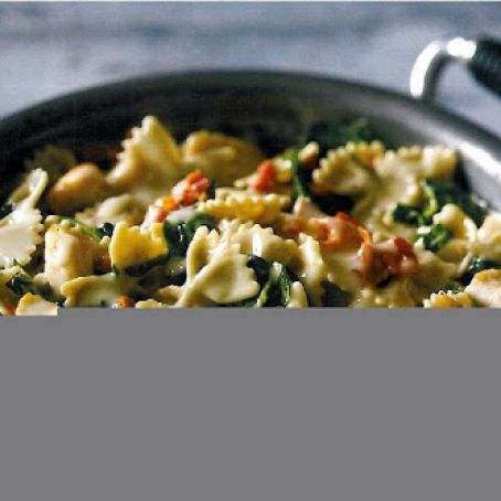Chicken & Sundried Tomatoe Bowtie Pasta with White Wine