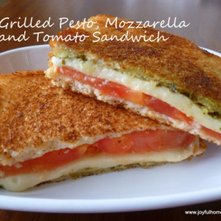 Grilled Cheese with Tomato and Pesto