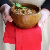 Hearty Italian White Bean & Basil Soup