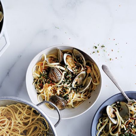 Linguine and Clams with Almonds and Herbs
