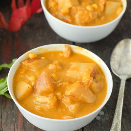 Slow Cooker Spicy Pumpkin Chicken Corn Chowder