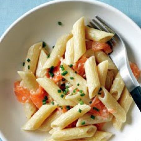 Penne with Cream, Smoked Salmon and Chives
