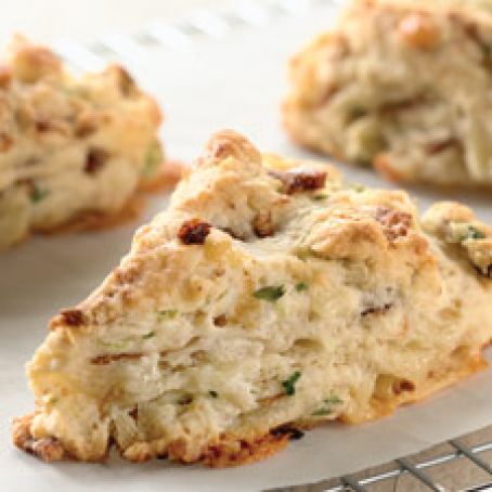 SCONE - Bacon Cheddar Chive Scones