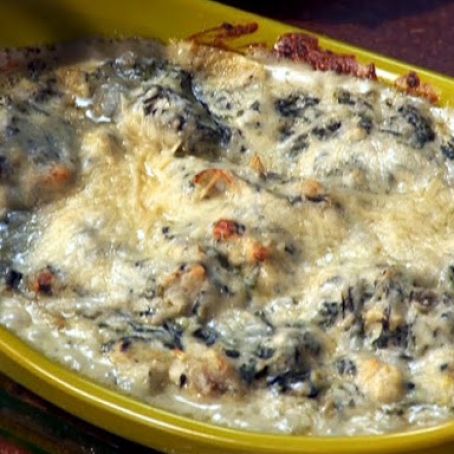 Gorgonzola Spinach Artichoke Dip*