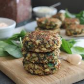 Spinach and Cheddar Quinoa Cakes with Creamy Buffalo Dip