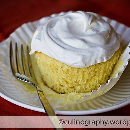 PINEAPPLE BLISS CUPCAKES WITH WHIPPED CREAM CHEESE FROSTING