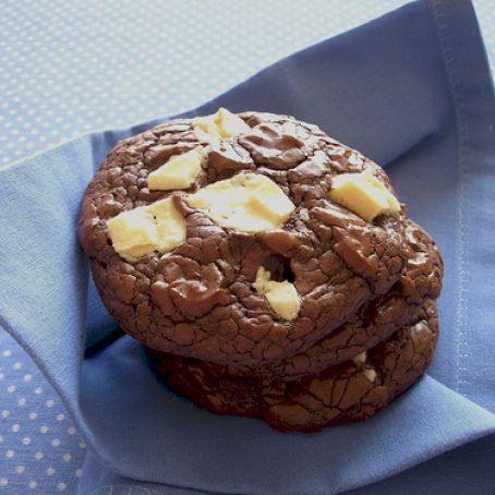 COOKIES - Dark and White Chocolate Chunk Cookies