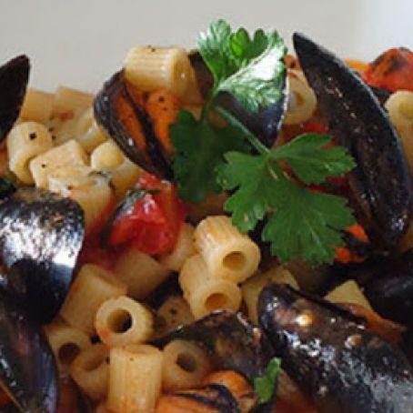 Tubettini con le Cozze (Small Pasta Tubes with Mussels)