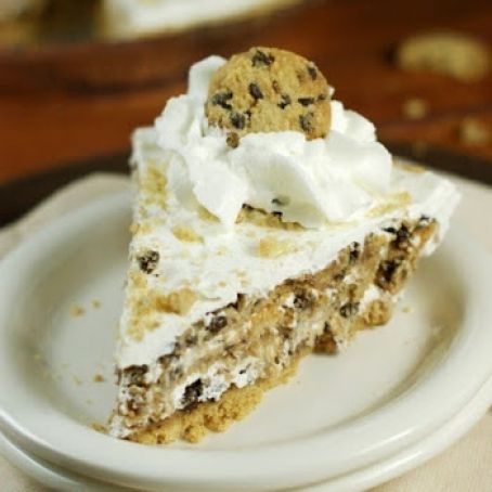 NO-BAKE CHOCOLATE CHIP COOKIE PIE