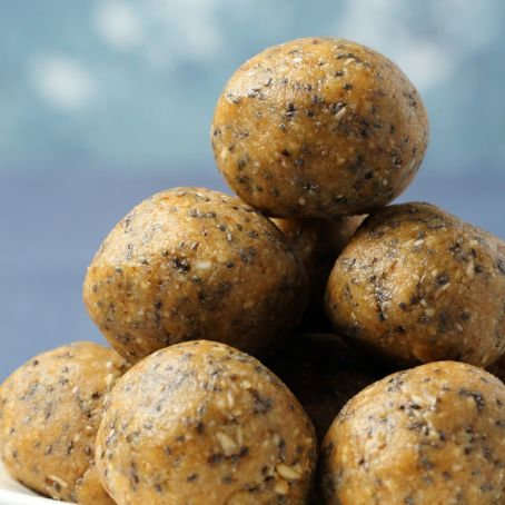 VEGAN ENERGY BALLS