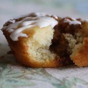 Easy Cinnamon Roll Muffins