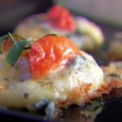 Pizzette with Gorgonzola, Tomato and Basil