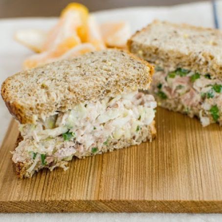 Crisp Tuna-Cabbage Salad