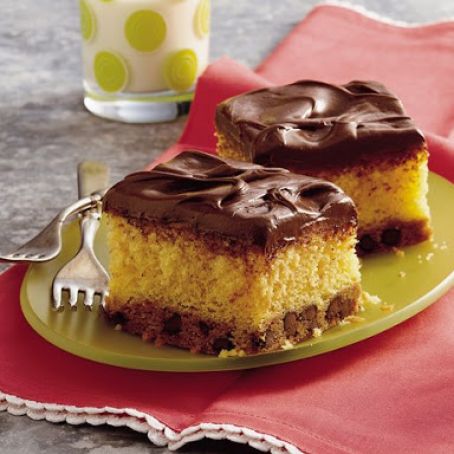 Chocolate Chip Cookie Surprise Cake