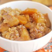 Slow Cooker Caramel Apple Crumble