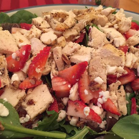 Strawberry Salad with Candied Pecans and Goat Cheese