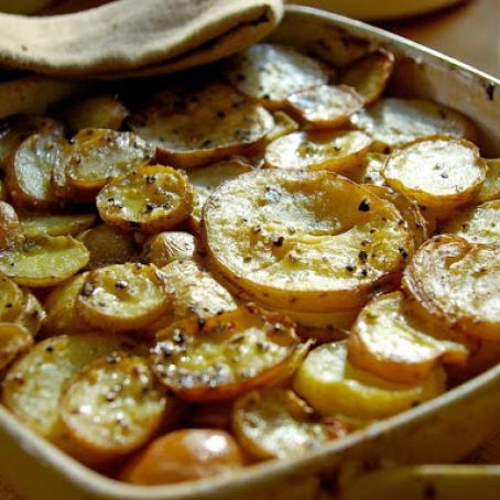 Pommes De Terre a la Boulangere: Potatoes a la Bakery