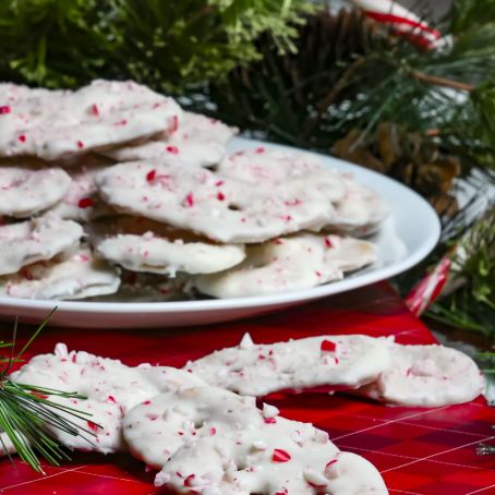 Peppermint Bark Pretzels