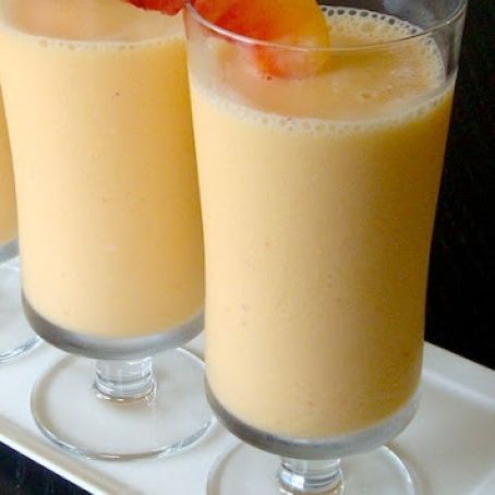 Peach Smoothie Cocktail