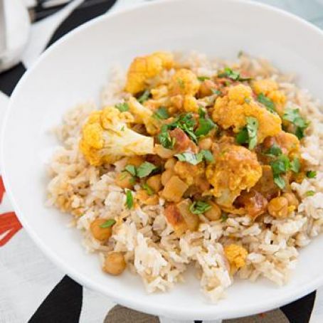 Cauliflower And Chickpea Coconut Curry