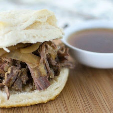 Slow-Cooker Pulled Beef Sammies