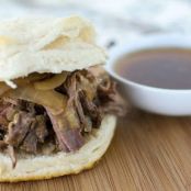 Slow-Cooker Pulled Beef Sammies