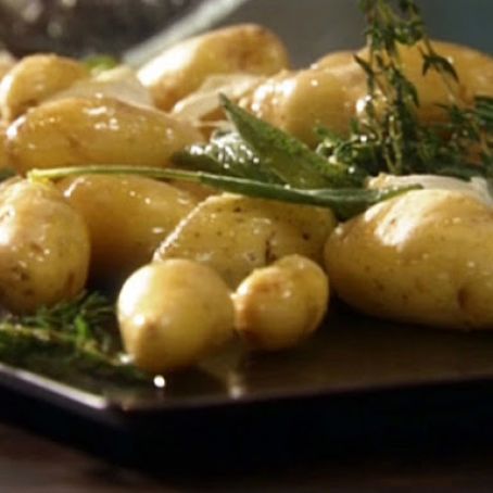 Roasted Fingerling Potatoes with Fresh Herbs and Garlic