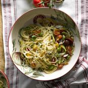 Fresh Spaghetti with Heirloom Tomatoes and Basil