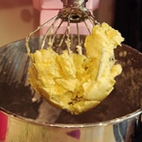 EASY HOMEMADE BUTTER