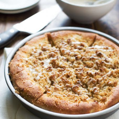 Deep Dish Cinnamon Streusel Dessert Pizza