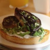 Herbed Garlic Mushrooms with Goat Cheese Bruschetta