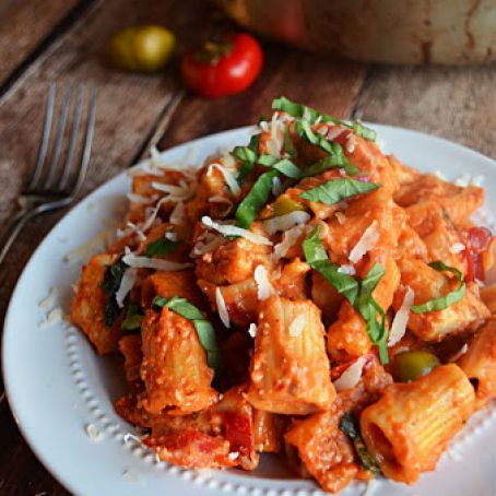 One Pot Spicy Chicken Riggies