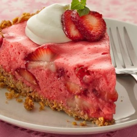 Fluffy Strawberry Pie with Pretzel Crust