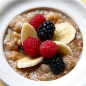 Slow Cooker Irish Oatmeal with Bananas and Berries