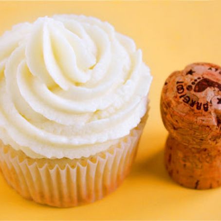Champagne Cupcakes with Sweet Champagne Buttercream Frosting