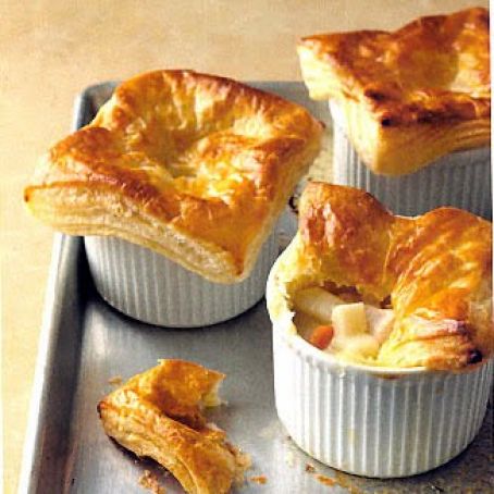 CHICKEN POTPIES WITH PUFF PASTRY