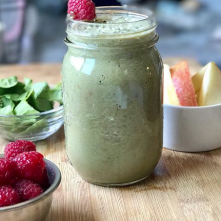 Apple Raspberry Green Smoothie