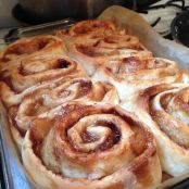 Caramel Apple Cinnamon Rolls