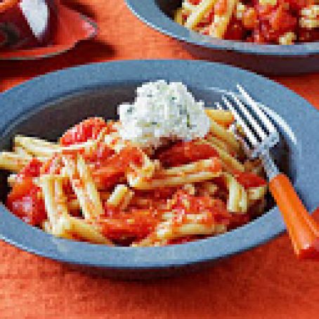 Pasta with Spicy Fresh Tomato Sauce & Ricotta