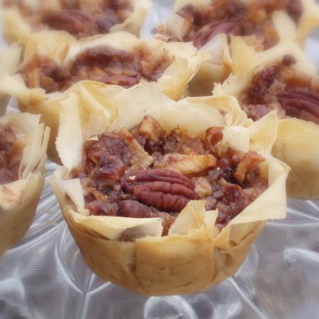 Apple Pecan Mini Pies with Brie Cheese