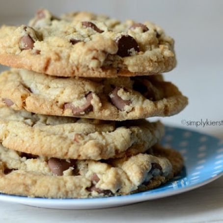 Giant Chocolate Chip Cookies