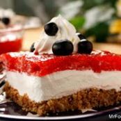 Strawberry Pretzel Bars