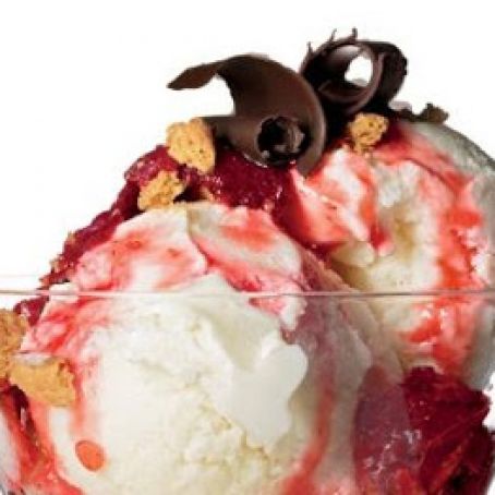 Cheesecake Ice Cream with Strawberry Sauce