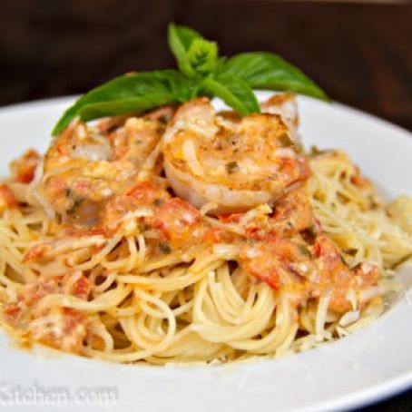 Spaghetti with Shrimp in a Creamy Tomato Sauce